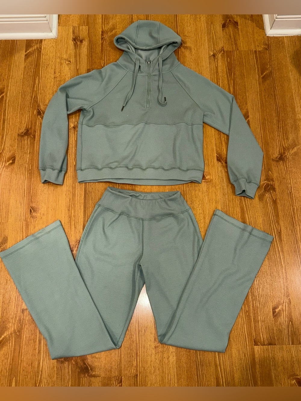 Jockey Women's Athletic Apparel Tracksuit lounge Set Hoodie Pants green small
